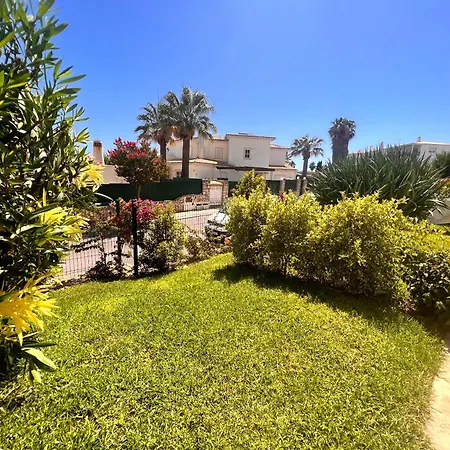 Casa Solway Algarve Escape With Garden & Terrace Apartment