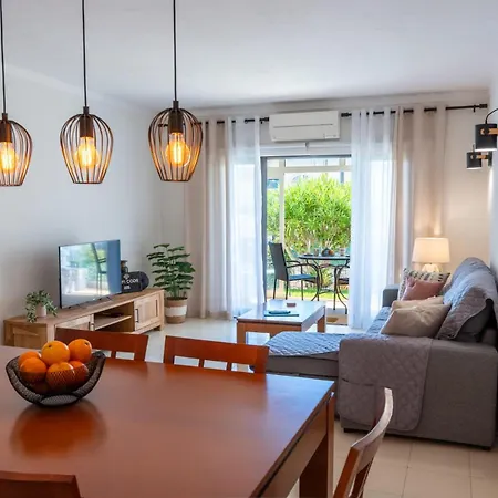 Casa Solway Algarve Escape With Garden & Terrace Портиман